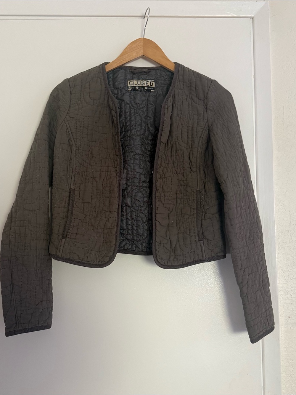 Closed Quilted Cropped Jacket in Dark Brown